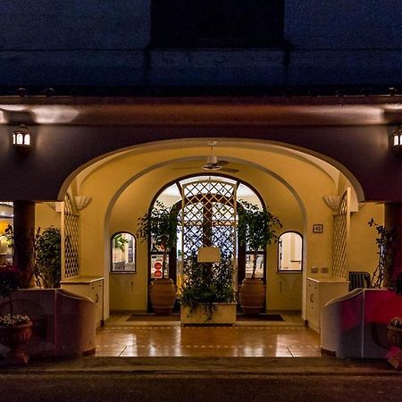 La Taverna Del Leone Hotel Positano Exterior photo