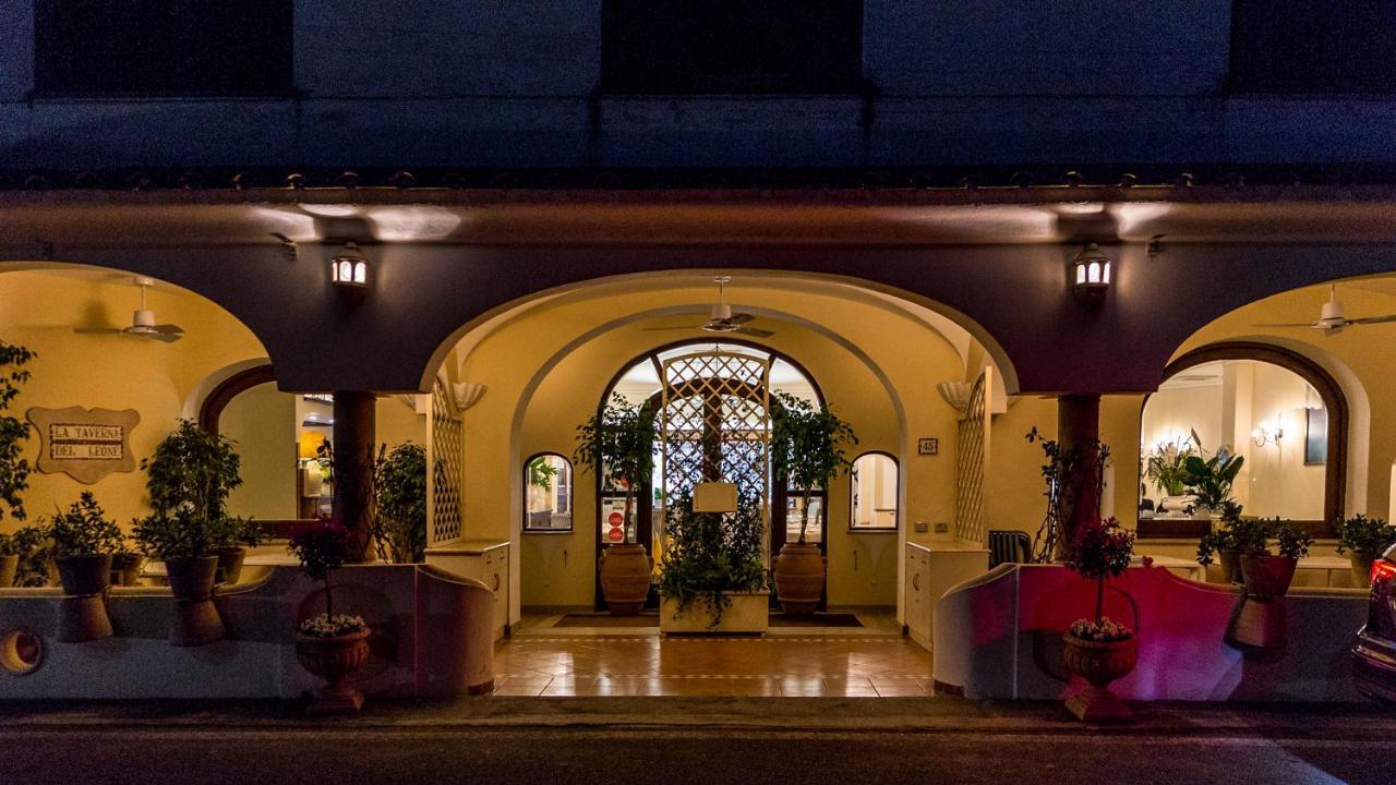 La Taverna Del Leone Hotel Positano Exterior photo